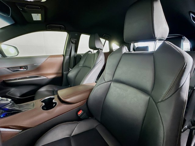 Vehicle image 11 of 30