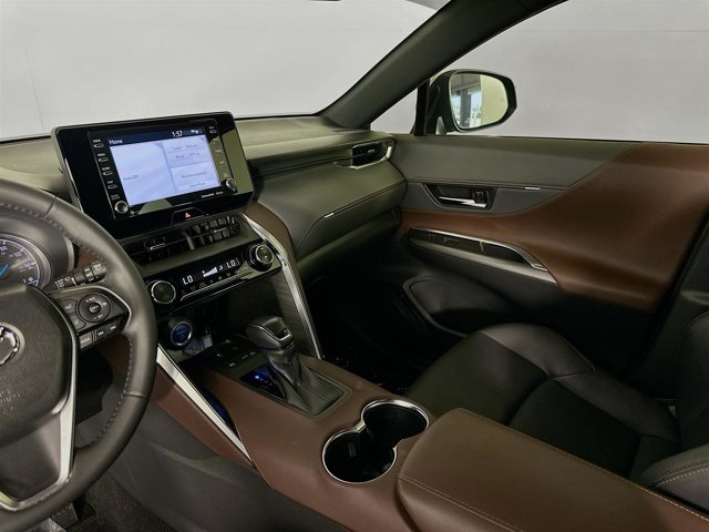 Vehicle image 23 of 30