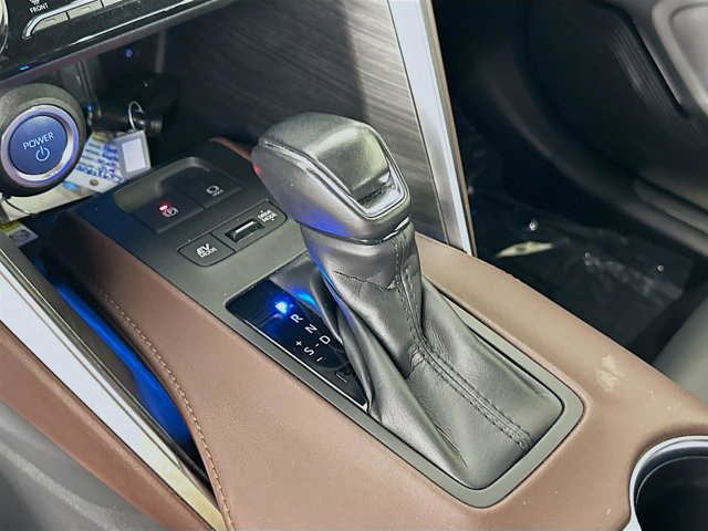 Vehicle image 16 of 30