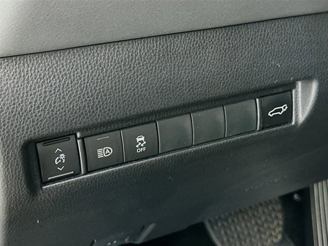 Vehicle image 10 of 30