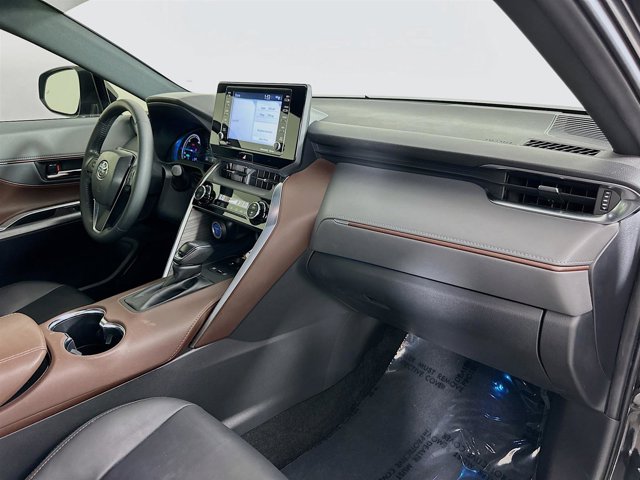 Vehicle image 27 of 30