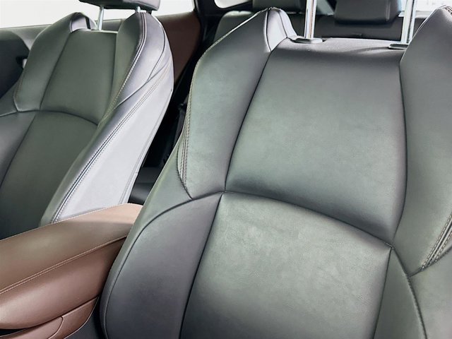 Vehicle image 19 of 30
