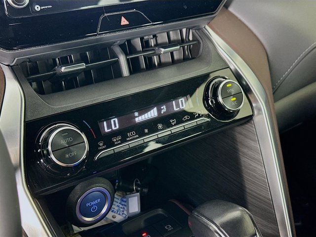 Vehicle image 15 of 30