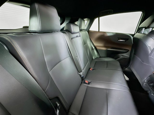 Vehicle image 25 of 30