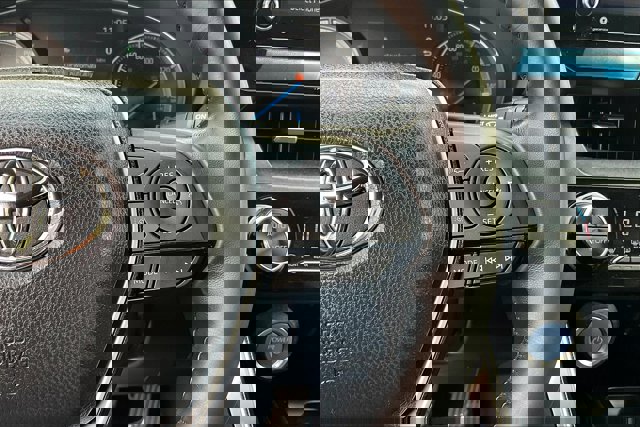 Vehicle image 24 of 39
