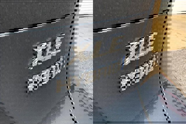 Vehicle image 12 of 39
