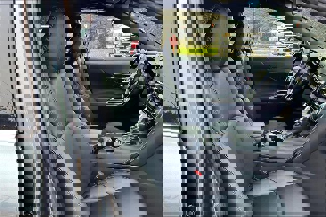 Vehicle image 11 of 39