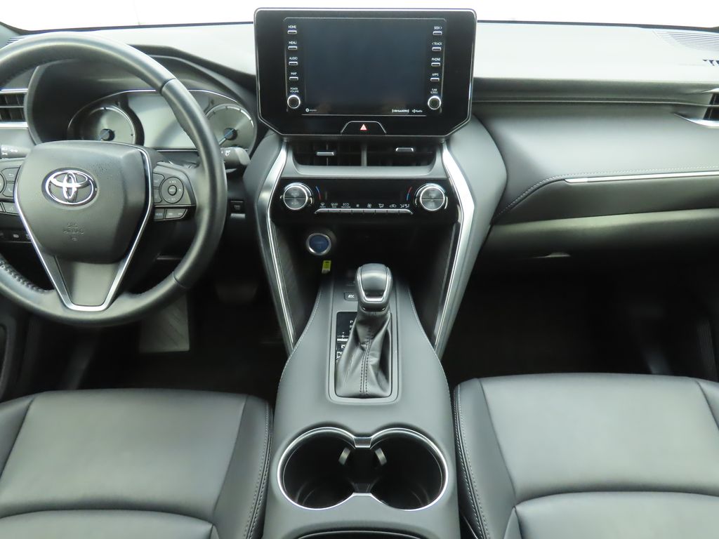 Vehicle image 13 of 35