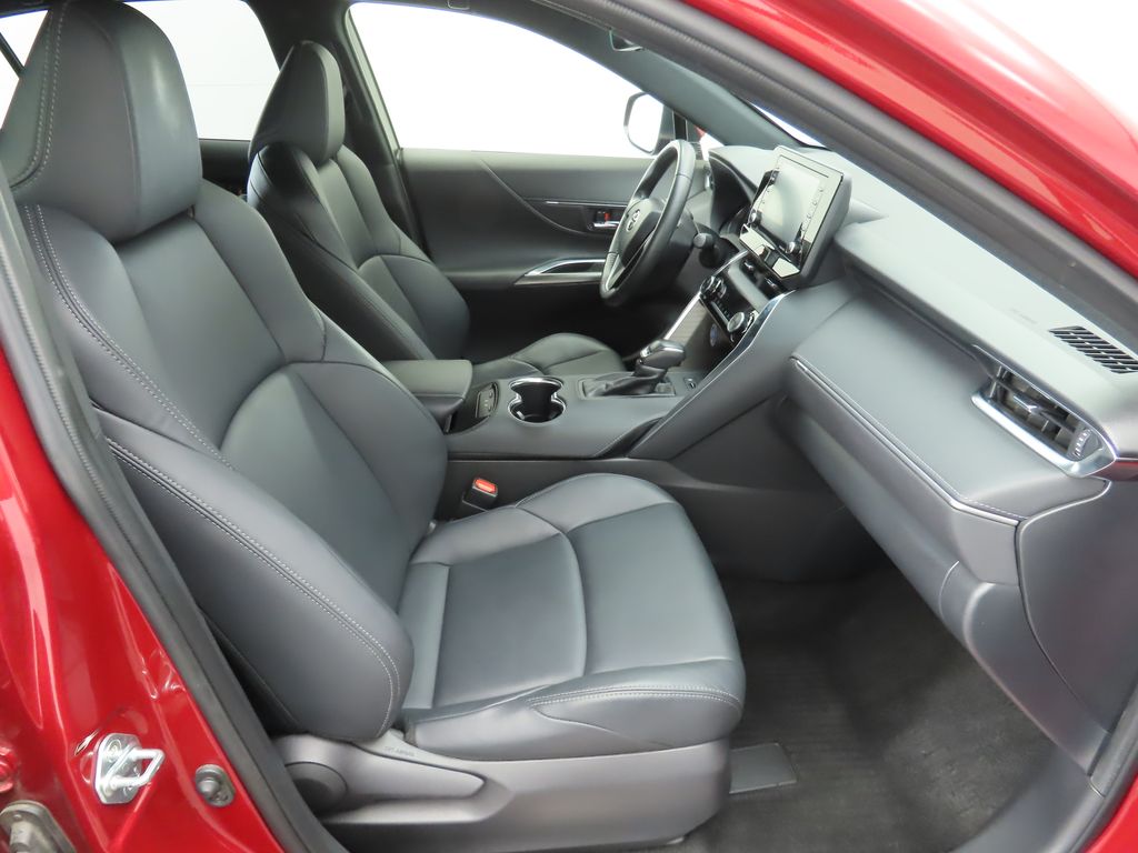 Vehicle image 20 of 35