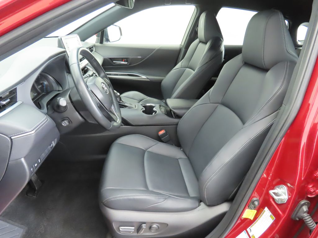 Vehicle image 19 of 35