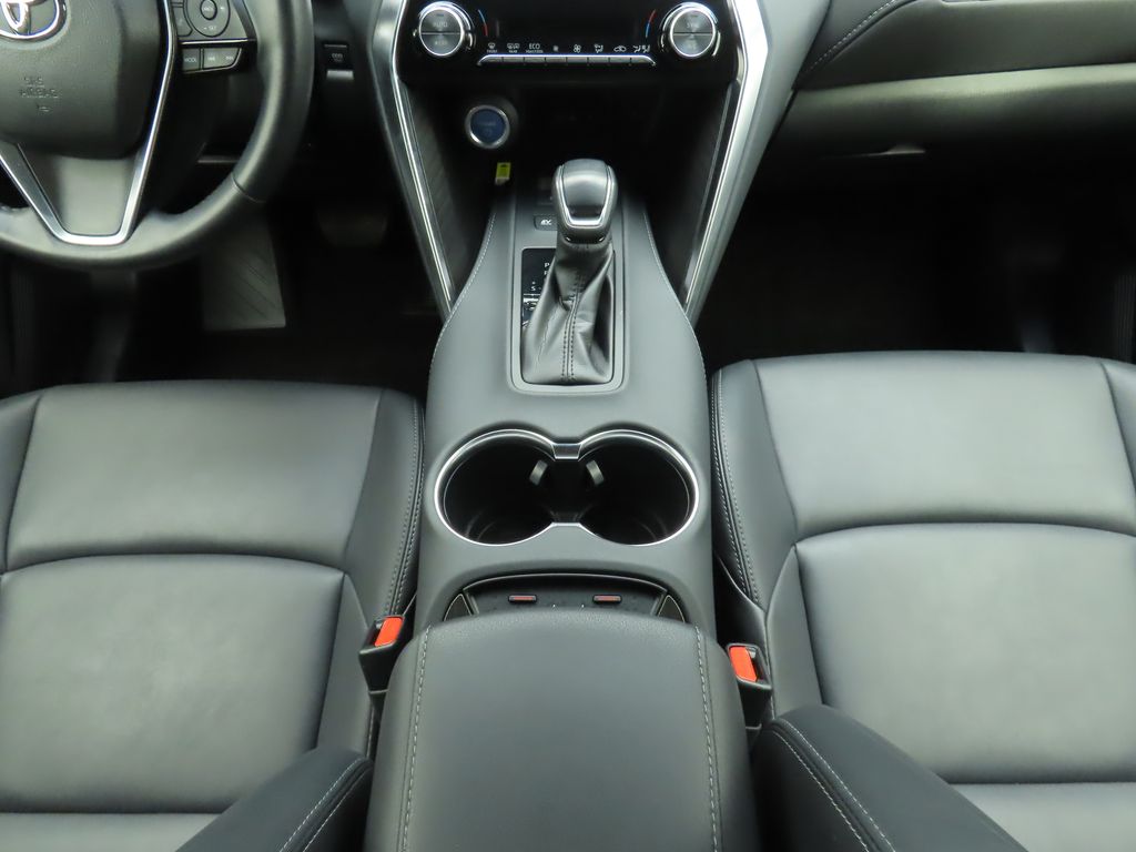 Vehicle image 16 of 35