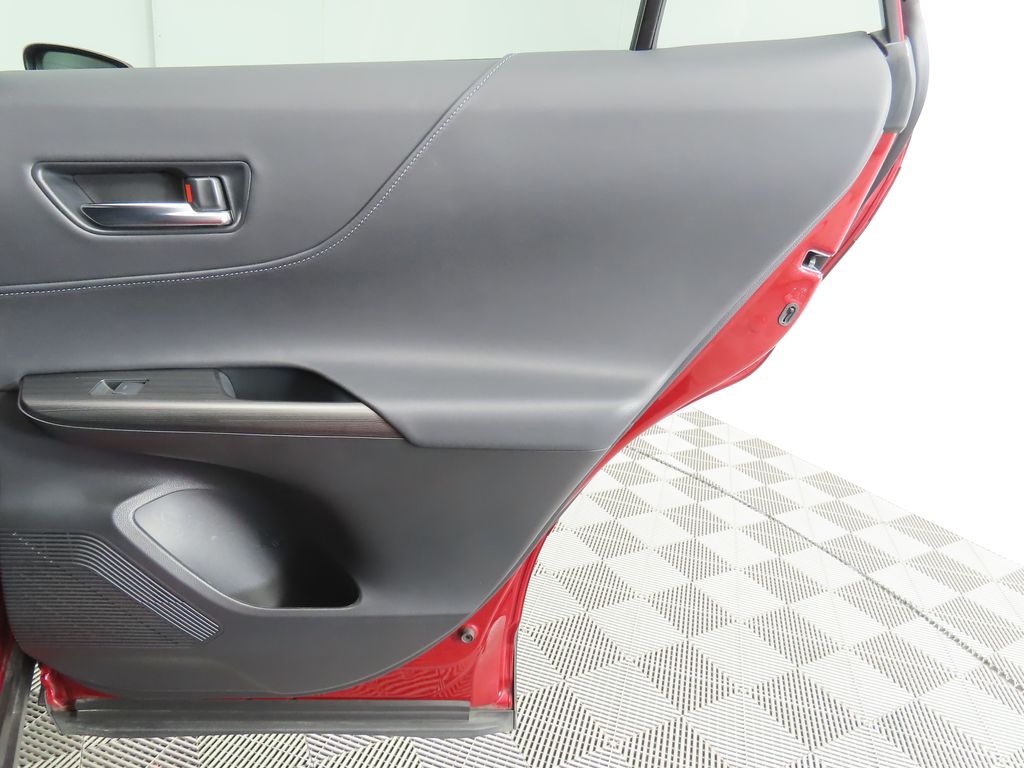 Vehicle image 27 of 35