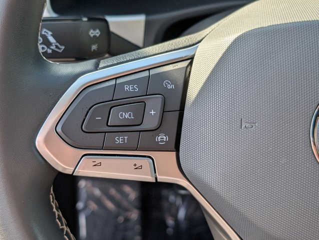 Vehicle image 23 of 30