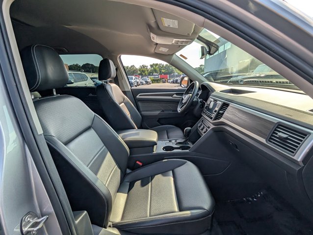 Vehicle image 14 of 30
