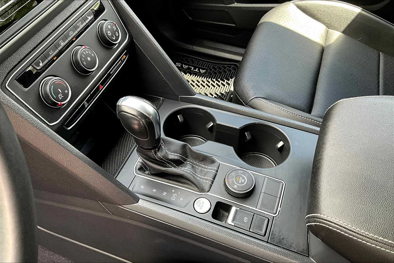 Vehicle image 26 of 35