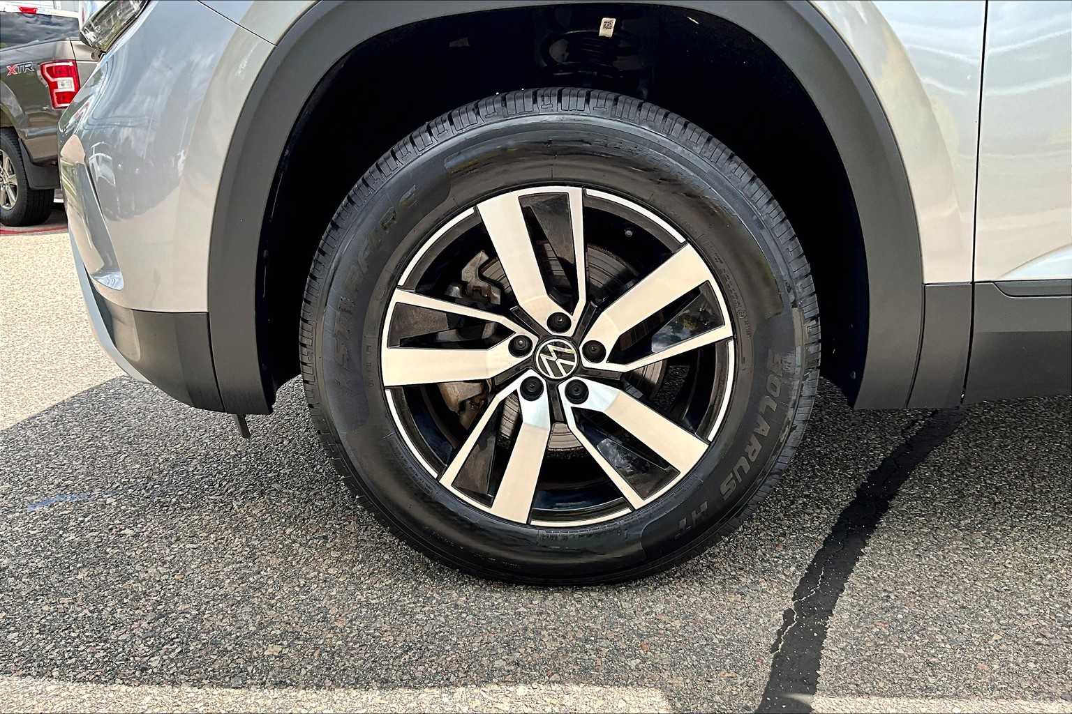 Vehicle image 9 of 35