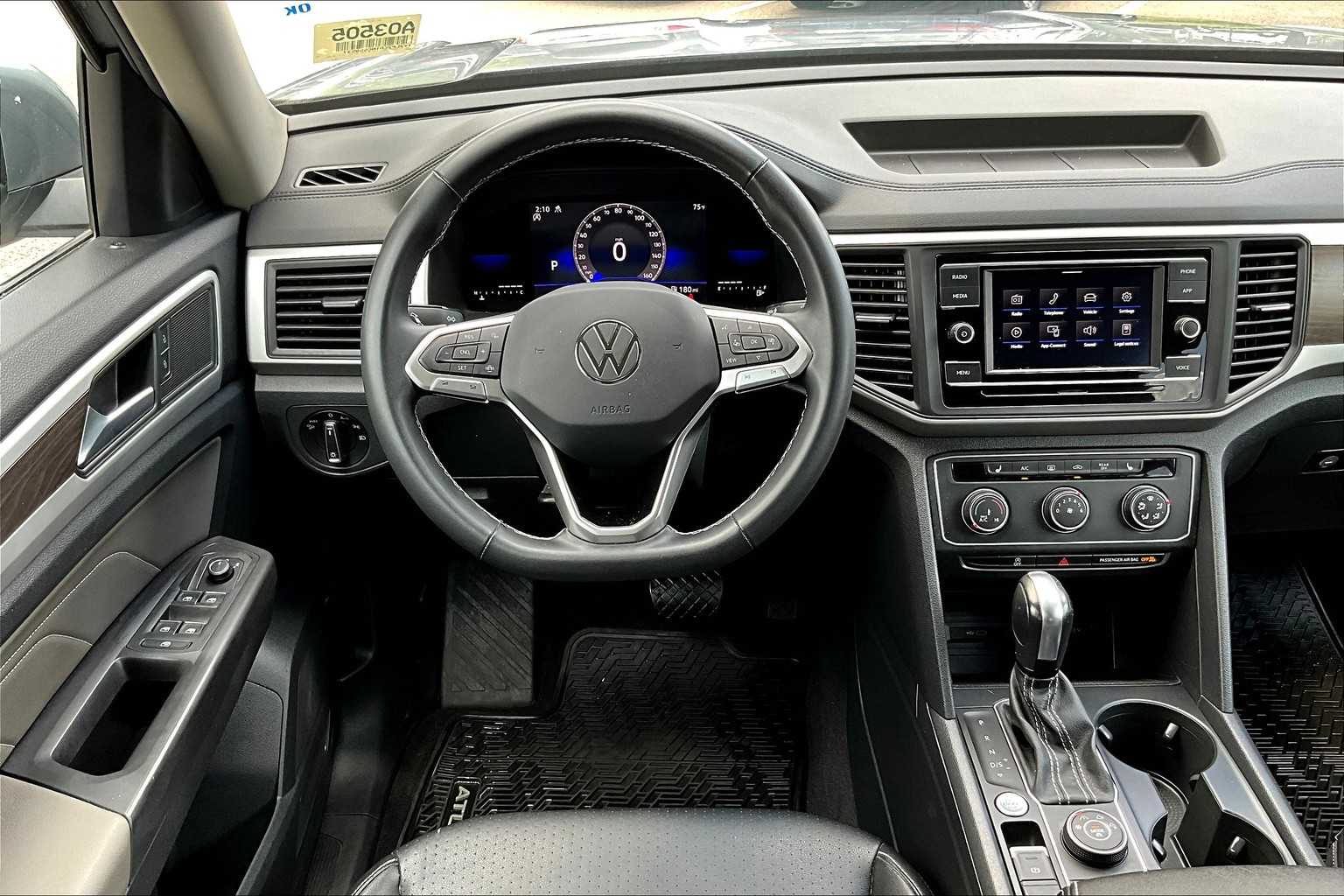 Vehicle image 22 of 35