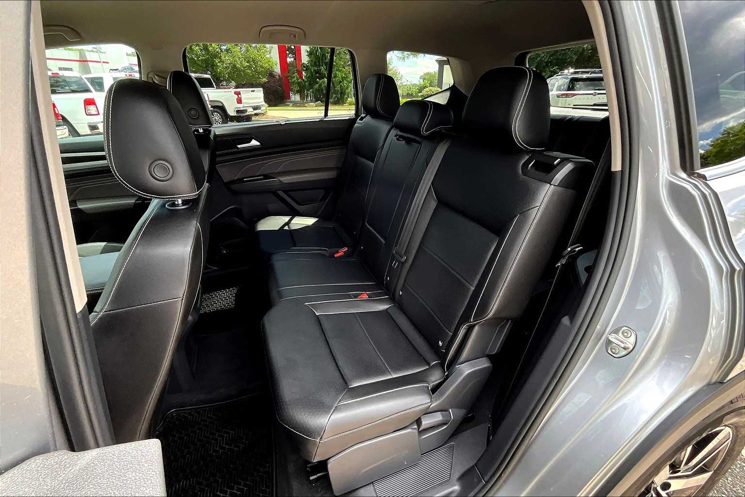 Vehicle image 15 of 35