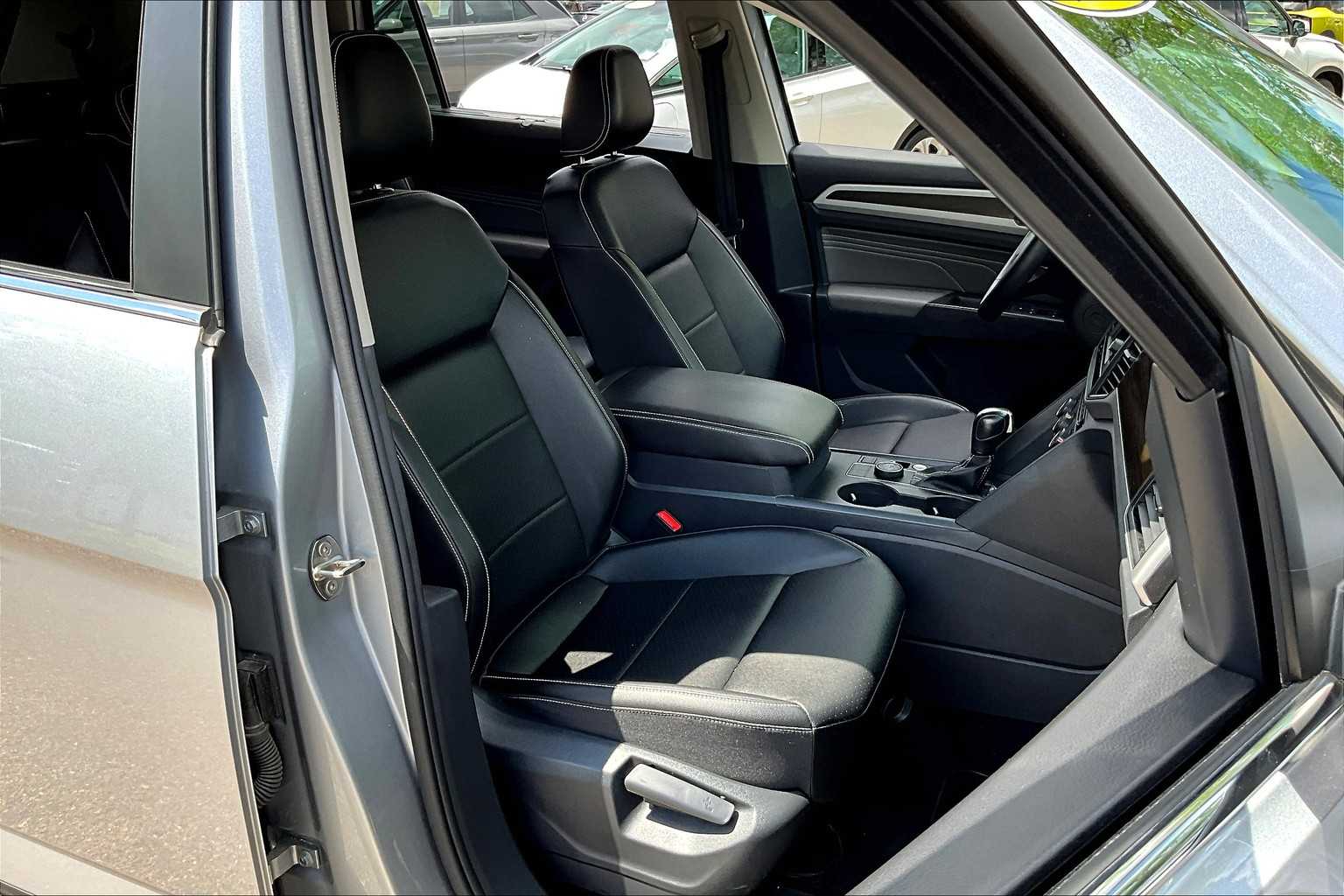 Vehicle image 12 of 35