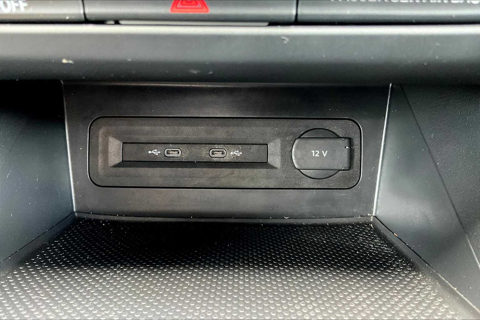 Vehicle image 33 of 35