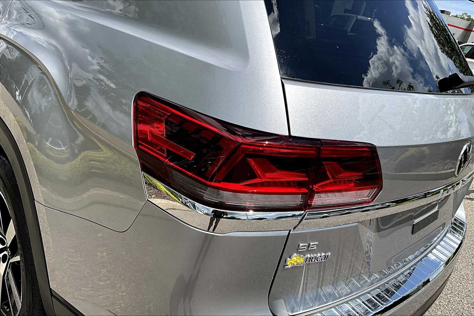 Vehicle image 11 of 35
