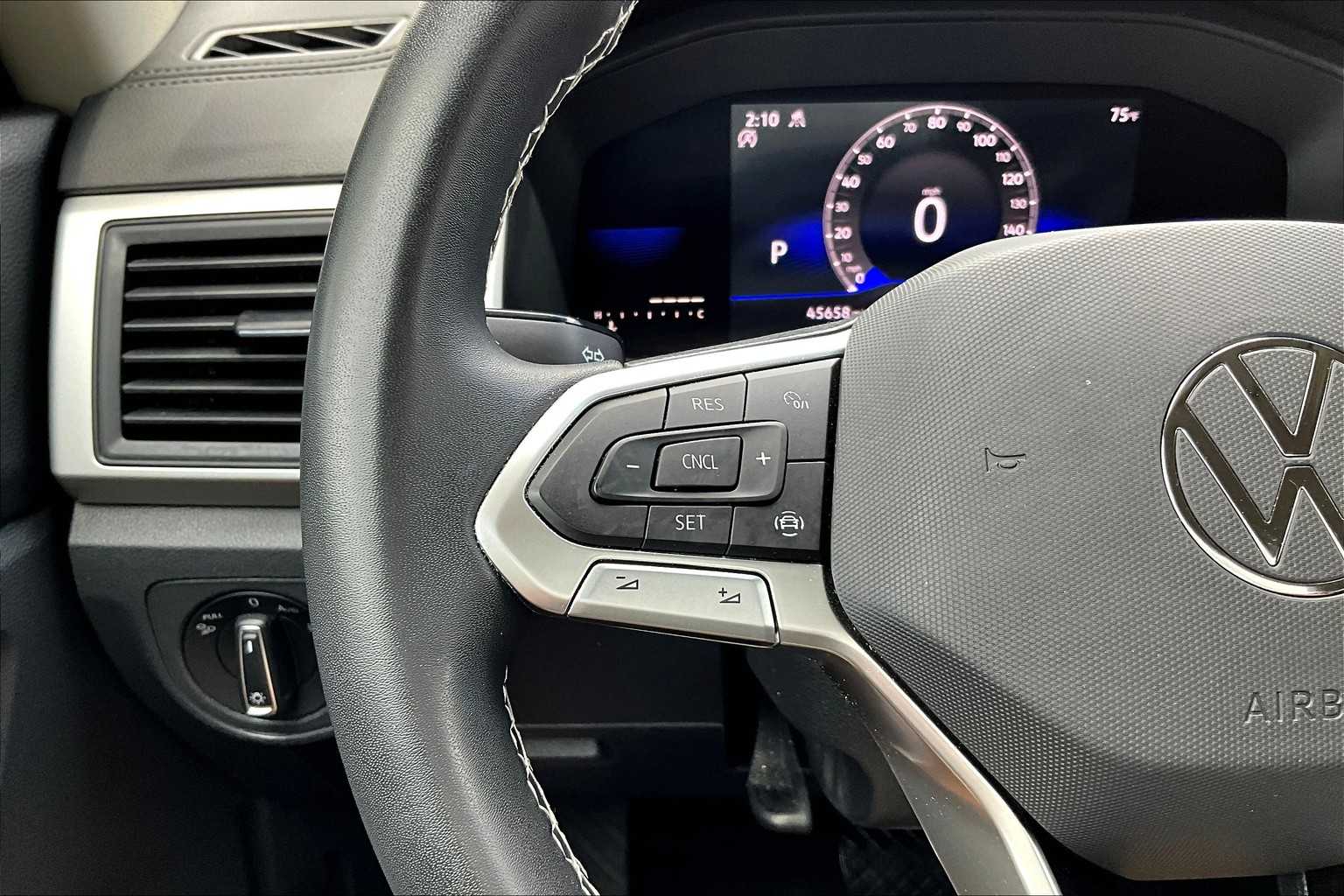 Vehicle image 23 of 35