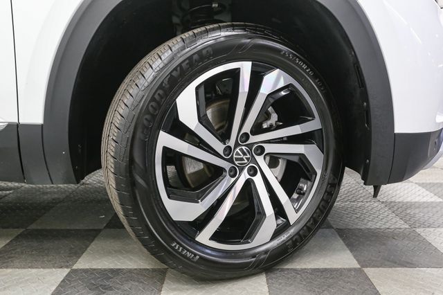 2022 Volkswagen Atlas 2.0T SEL Image 12 of 50