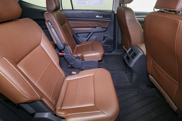 2022 Volkswagen Atlas 2.0T SEL Image 17 of 50