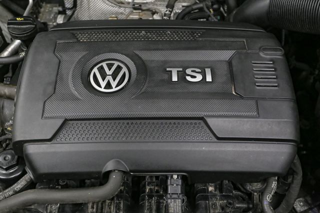 2022 Volkswagen Atlas 2.0T SEL Image 11 of 50