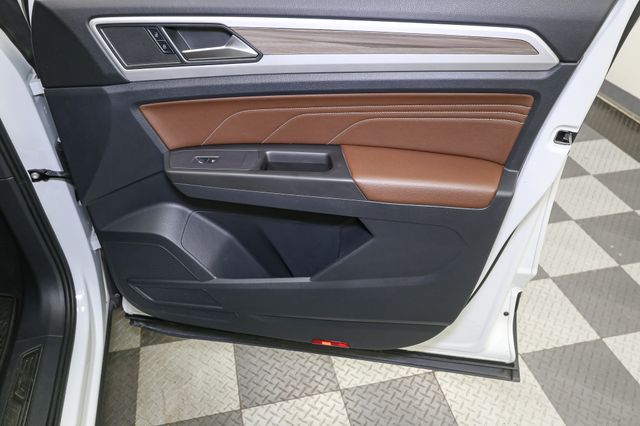 2022 Volkswagen Atlas 2.0T SEL Image 35 of 50