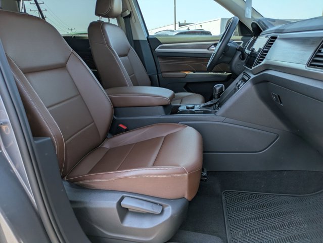 2022 Volkswagen Atlas 2.0T SE Technology Image 10 of 28