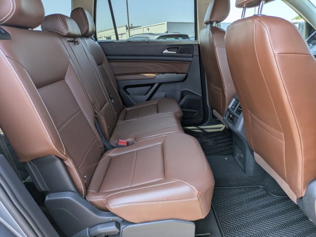 2022 Volkswagen Atlas 2.0T SE Technology Image 9 of 28
