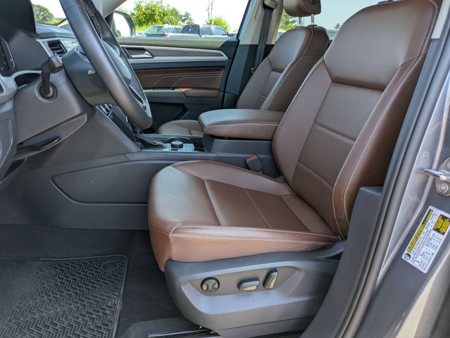 2022 Volkswagen Atlas 2.0T SE Technology Image 13 of 28