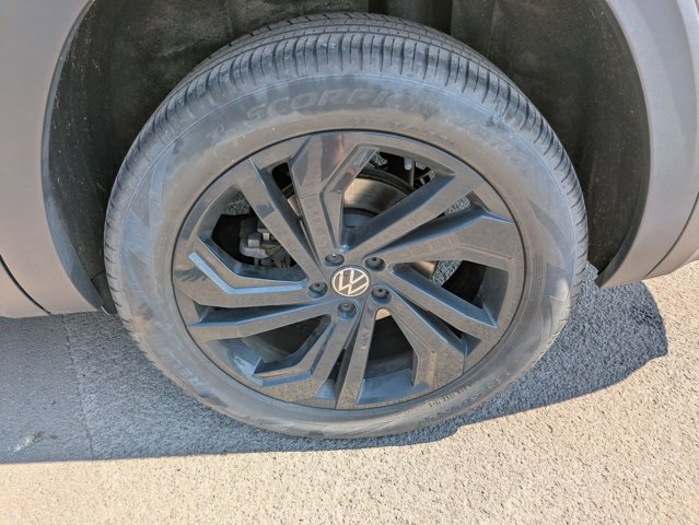 2022 Volkswagen Atlas 2.0T SE Technology Image 7 of 28