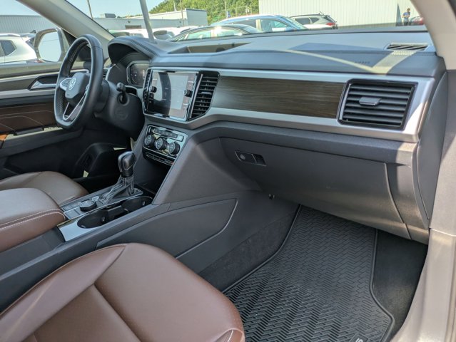 2022 Volkswagen Atlas 2.0T SE Technology Image 16 of 28