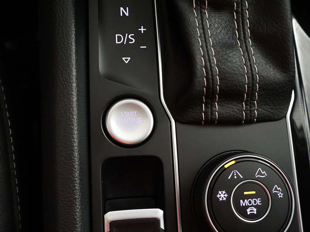 2022 Volkswagen Atlas 3.6L V6 SEL R-Line Image 65 of 68