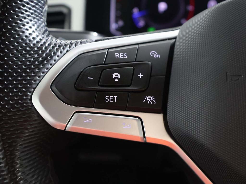 2022 Volkswagen Atlas 3.6L V6 SEL R-Line Image 48 of 68