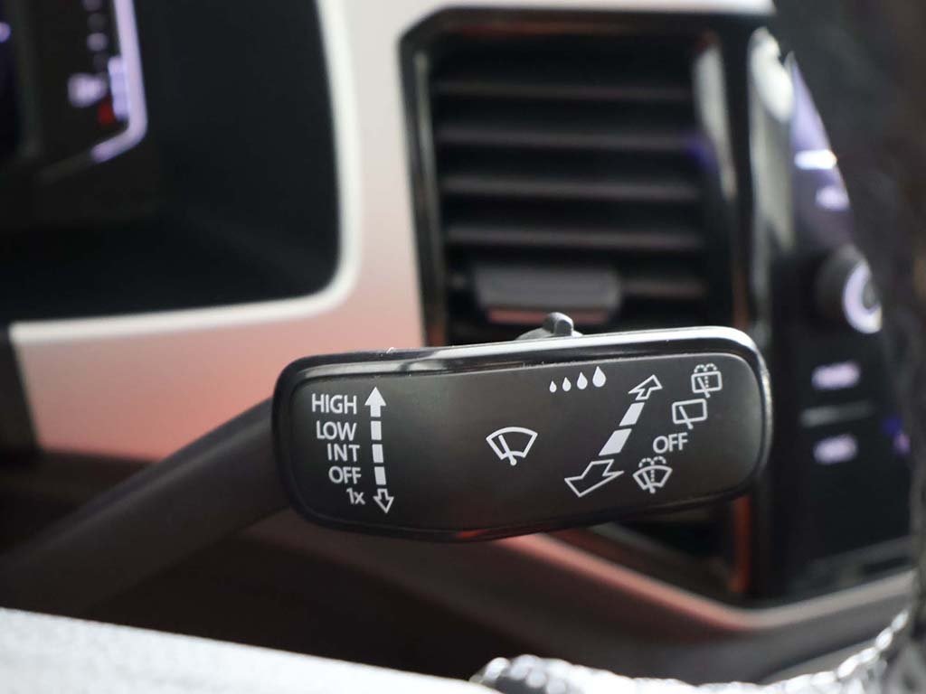 2022 Volkswagen Atlas 3.6L V6 SEL R-Line Image 47 of 68