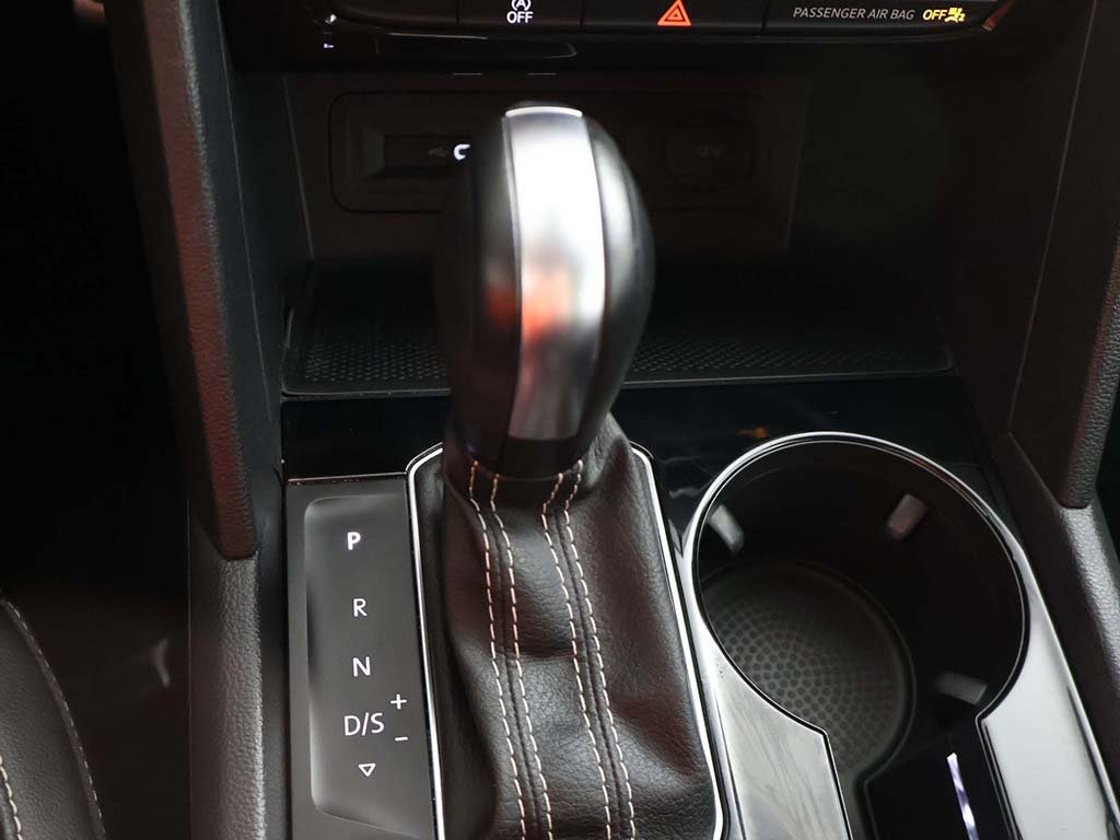 2022 Volkswagen Atlas 3.6L V6 SEL R-Line Image 37 of 68