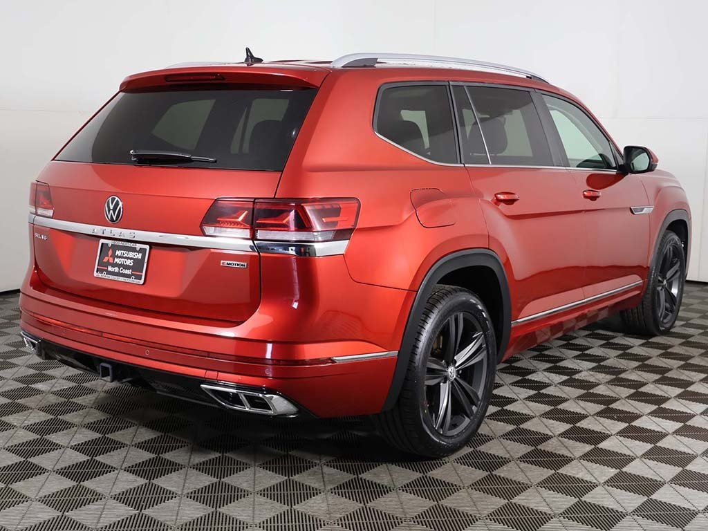 2022 Volkswagen Atlas 3.6L V6 SEL R-Line Image 7 of 68