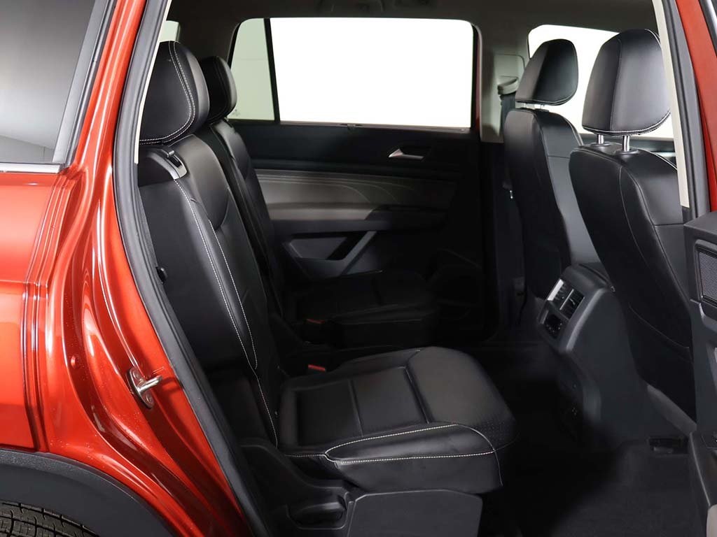2022 Volkswagen Atlas 3.6L V6 SEL R-Line Image 14 of 68