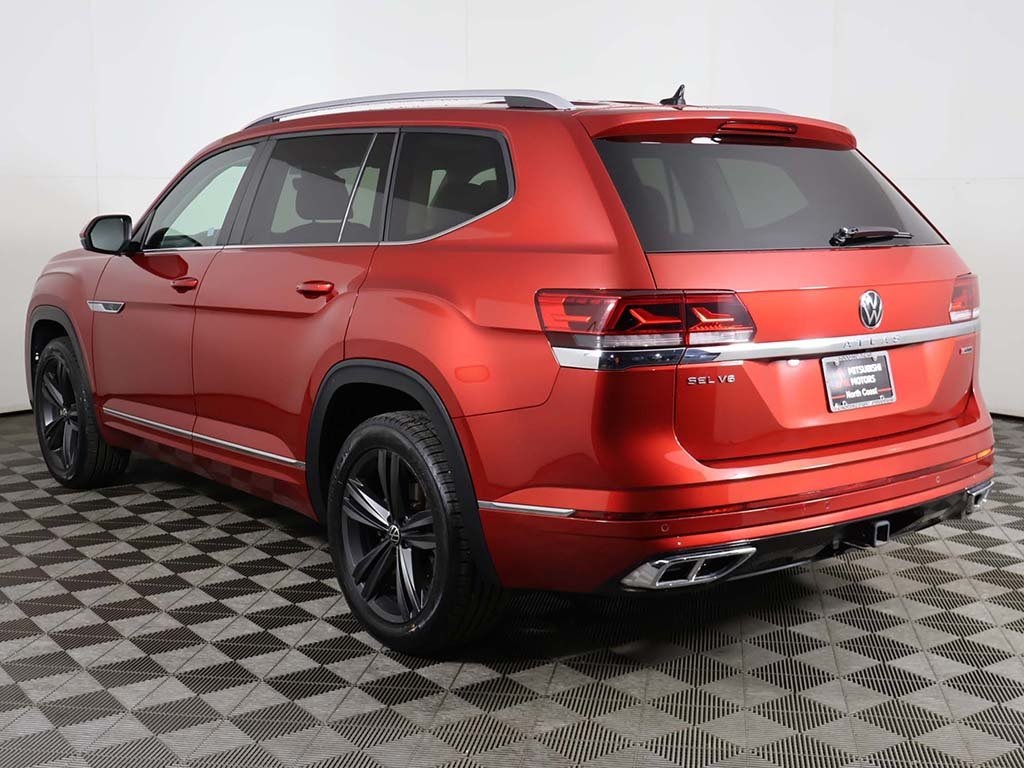 2022 Volkswagen Atlas 3.6L V6 SEL R-Line Image 9 of 68