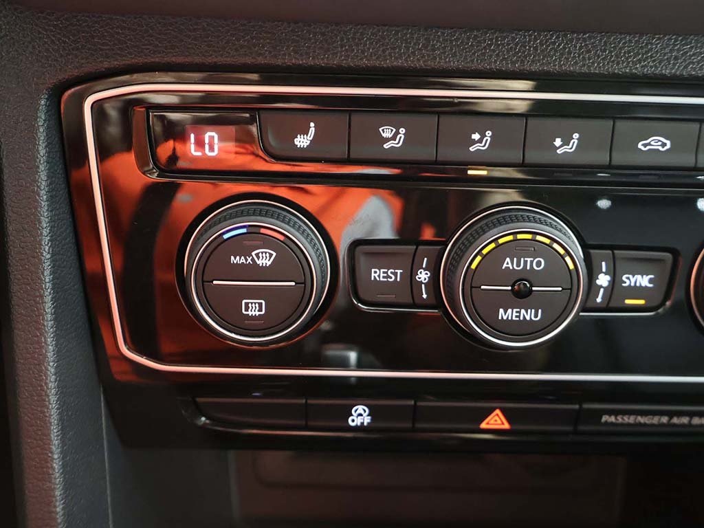 2022 Volkswagen Atlas 3.6L V6 SEL R-Line Image 39 of 68
