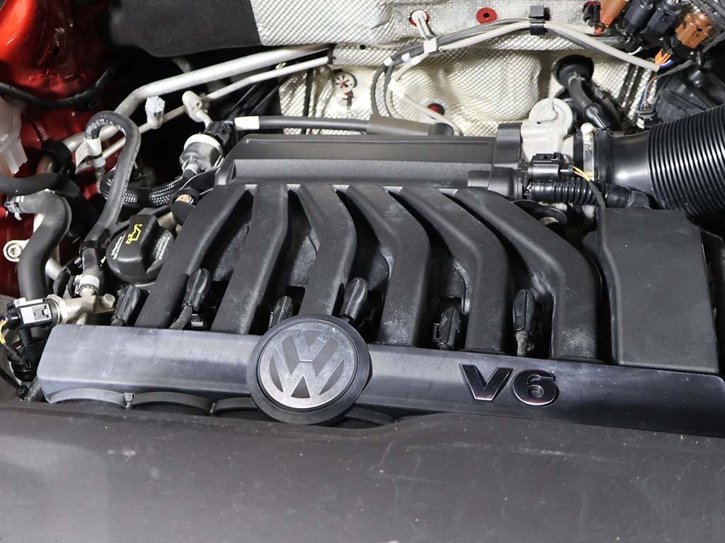 2022 Volkswagen Atlas 3.6L V6 SEL R-Line Image 10 of 68