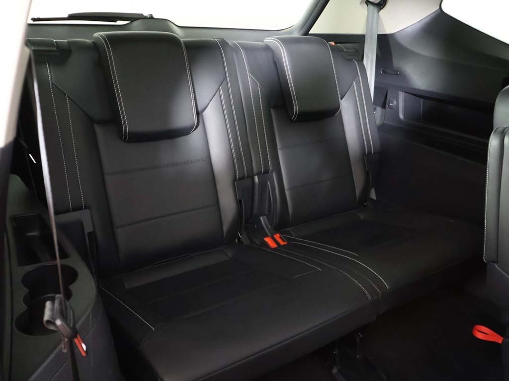 2022 Volkswagen Atlas 3.6L V6 SEL R-Line Image 17 of 68