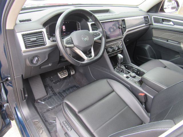Vehicle image 20 of 42