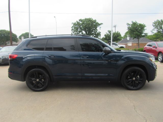 Vehicle image 4 of 42