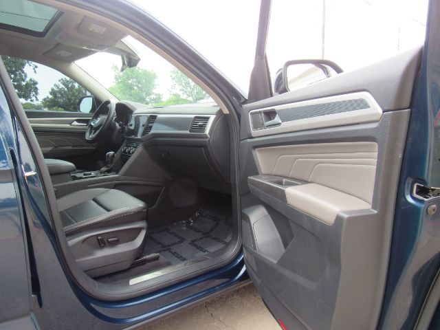 Vehicle image 28 of 42