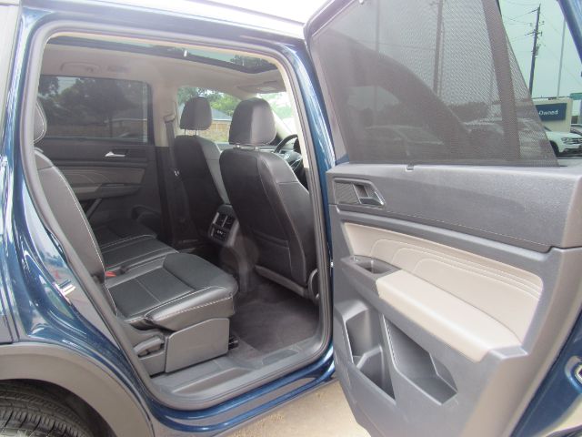 Vehicle image 26 of 42