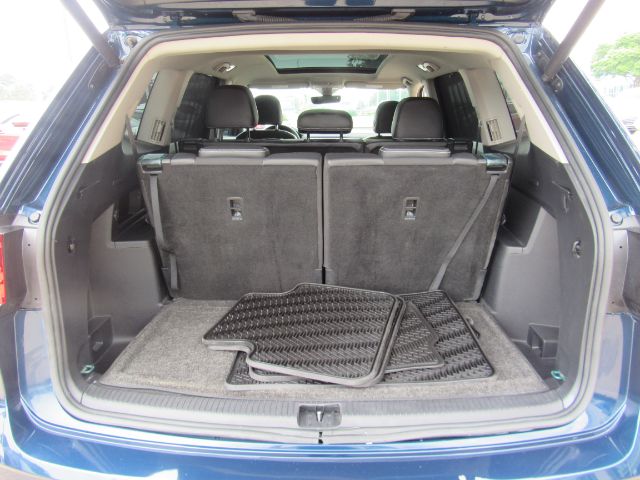 Vehicle image 24 of 42